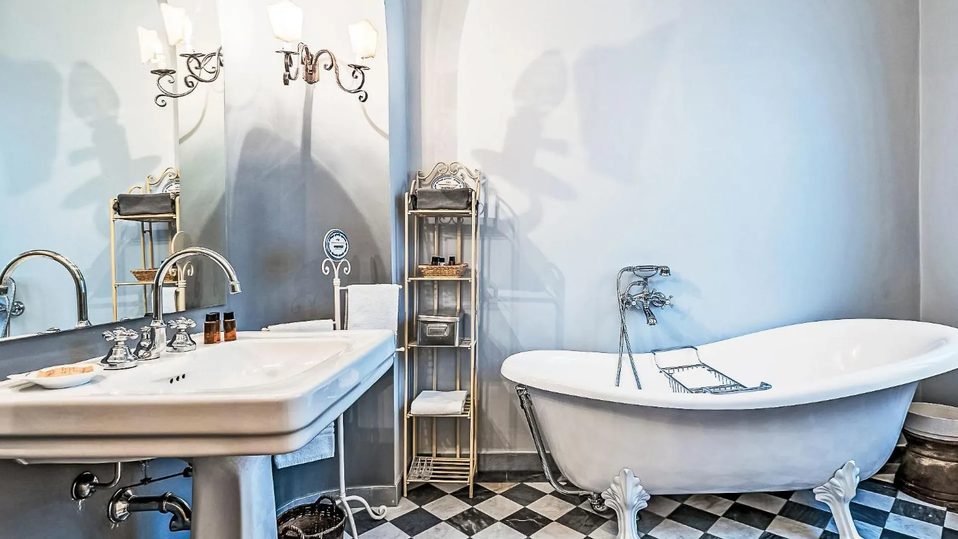 Apartment Dimora Del Palazzo Aldobrandini Del Papa By Interhome Florence